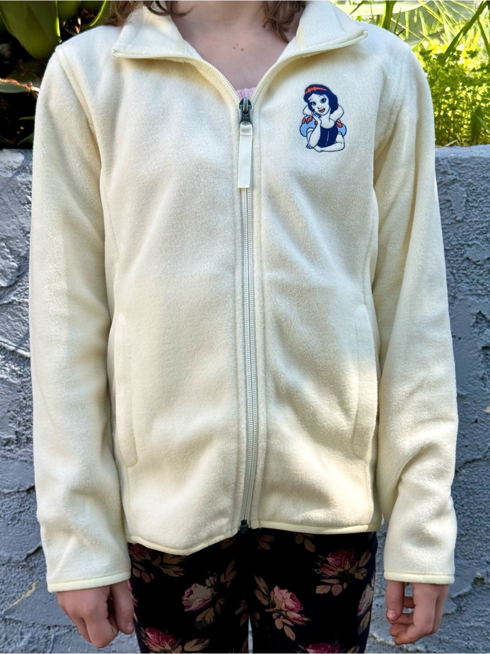 Amazon Essentials Cream Fleece Zip-Up Jacket with Snow White Patch
